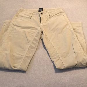 Kuhl pants women’s size 6.
